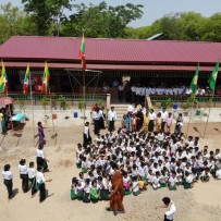 Inauguración nueva escuela en Nyan Kone Village School