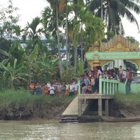 (Español) Donaciones en escuelas del Río Ayeyawaddy 08-01-2017, Birmania