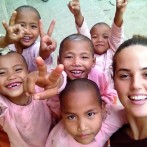 Voluntarios Españoles de Escolaridad Solidaria ONG en Birmania.
